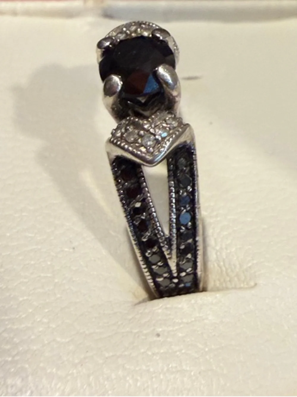 Black Stone and Silver-Tone Accent Ring - Elegant Women's Fashion Ring SZ:8.5